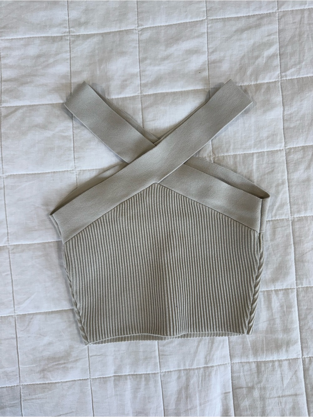 Babaton (Aritzia) - Sculpt Knit Criss Cross Cropped Tank